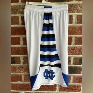 North Carolina Men’s Large Basketball shorts.